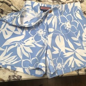 EUC Vineyard Vines Floral Shorts
